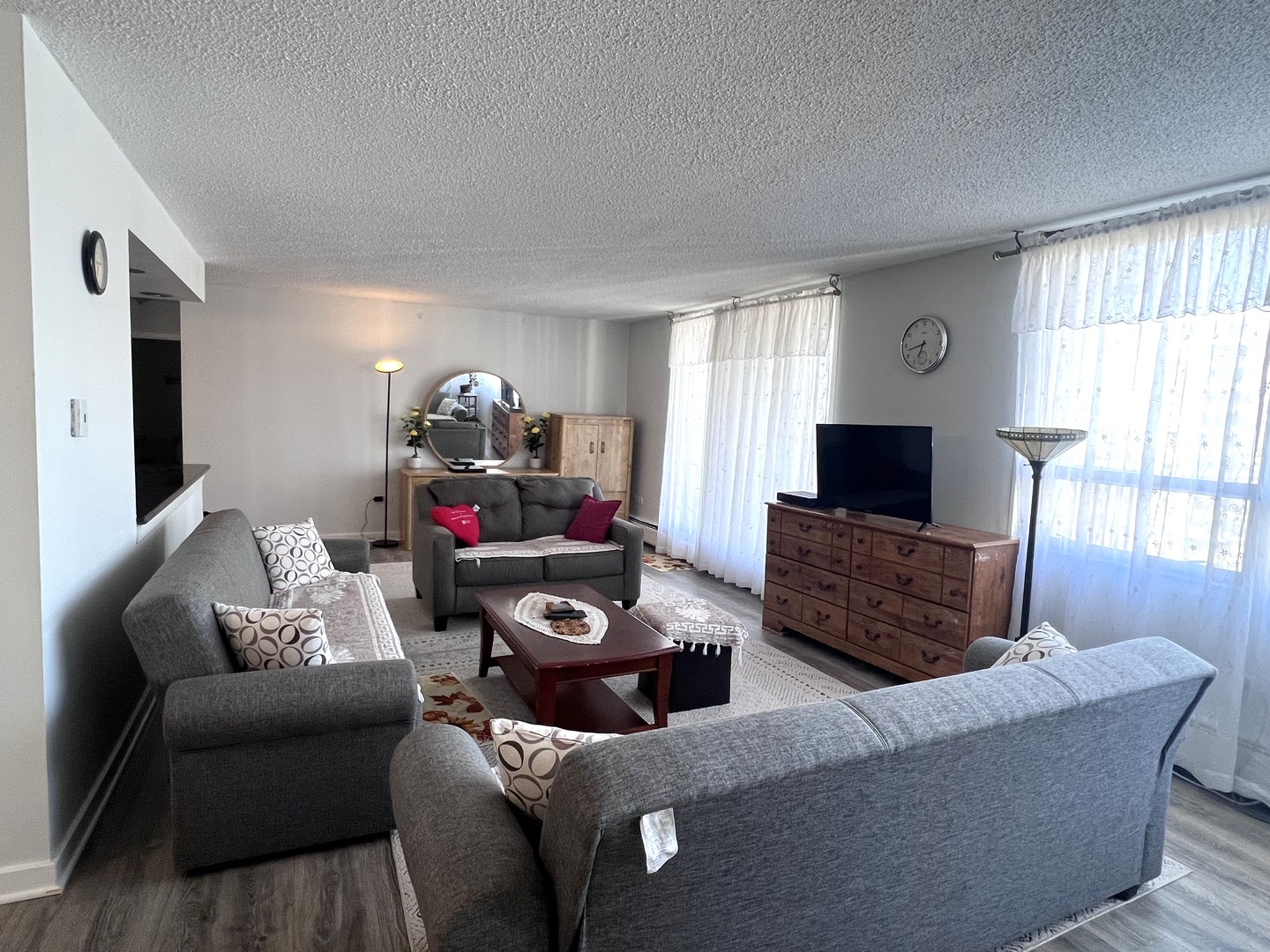 8809 Golf Road, Unit 7H Niles, IL 60714 - Photo 6 of 23 Gallery Image 6