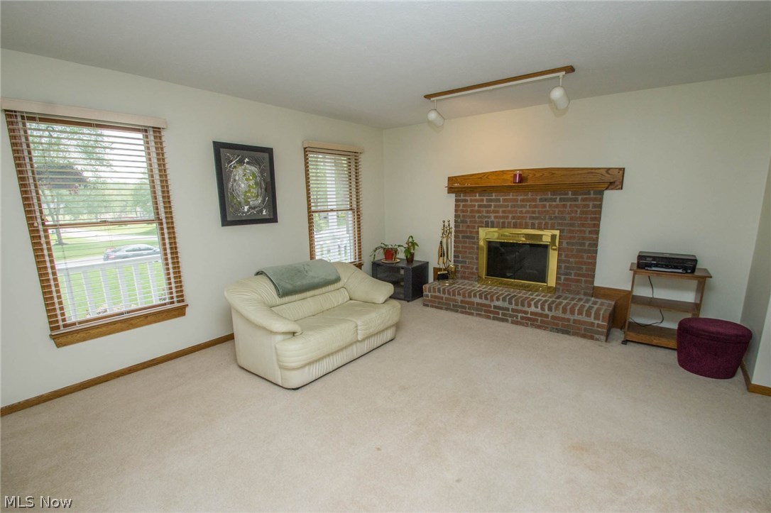 1829 Beryl Road Akron, OH 44312 - Photo 5 of 31