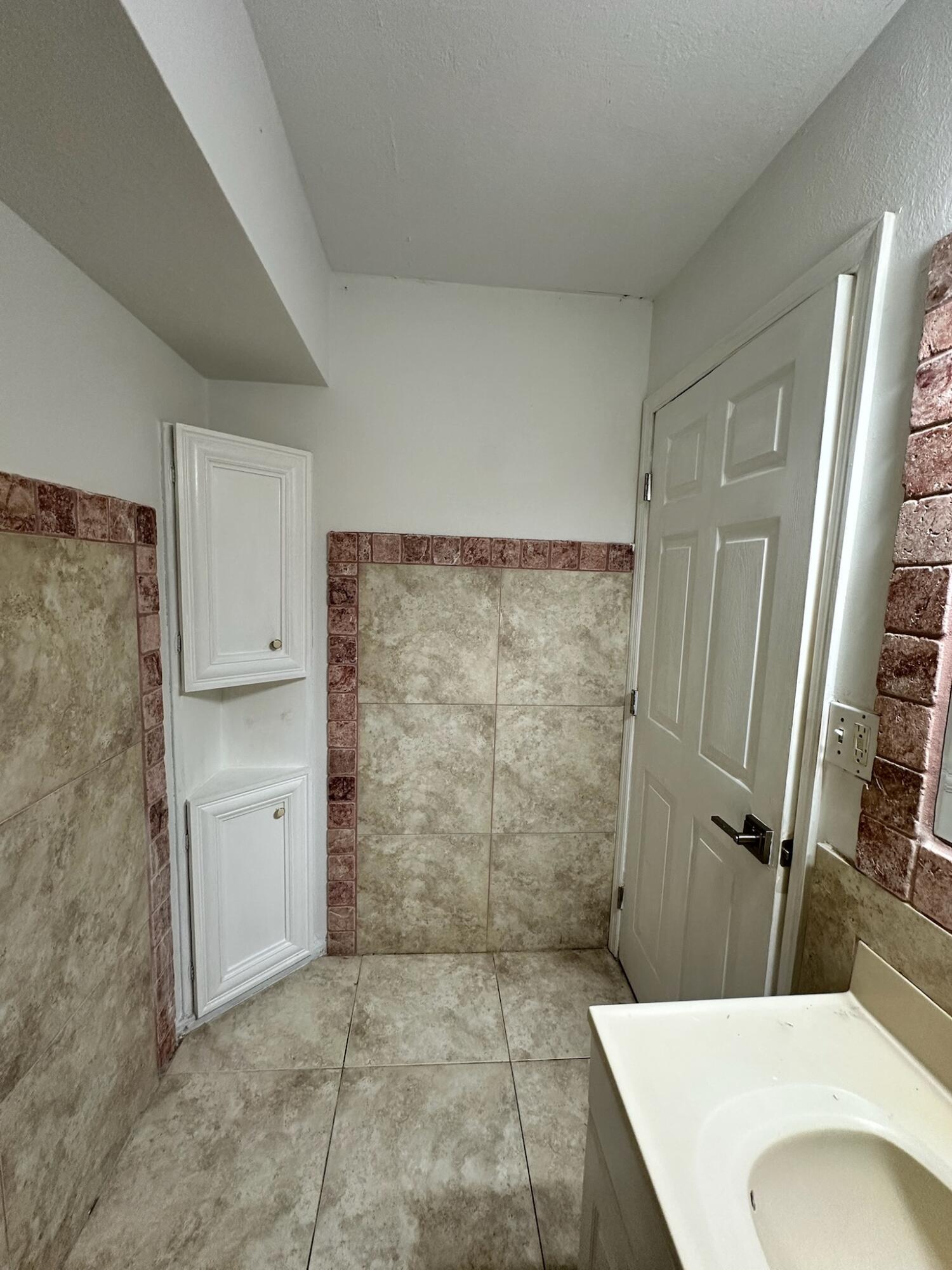 3210 Eagle Avenue Key West, FL 33040 - Photo 14 of 35 Photo Dec 22 2024, 14 11 50