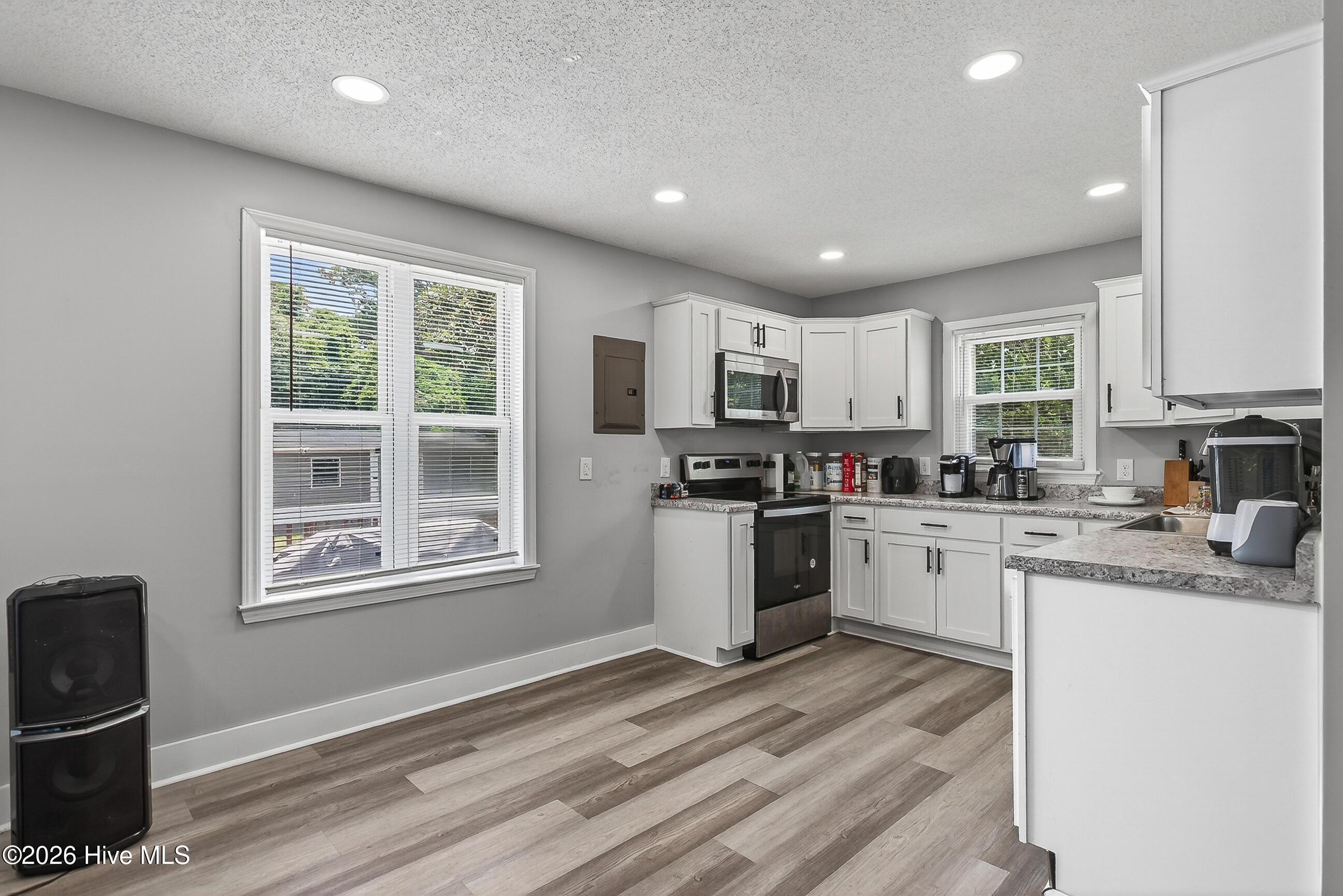 403 Sherwood Road Jacksonville, NC 28540 - Photo 9 of 23