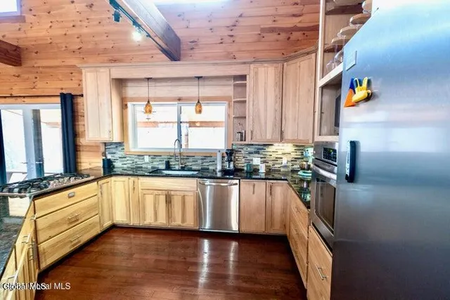 $599,999 | 2158 Coach Road, Argyle, NY 12809