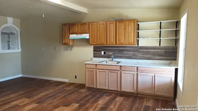 $1,500 | 100 Avenue H, Poteet, TX 78065