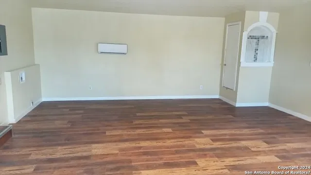 $1,500 | 100 Avenue H, Poteet, TX 78065