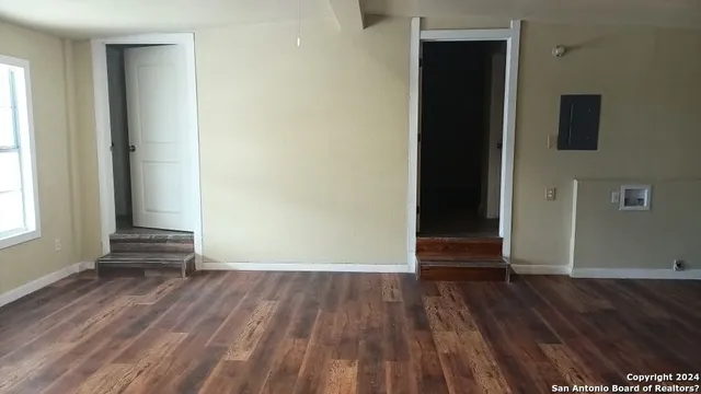 $1,500 | 100 Avenue H, Poteet, TX 78065