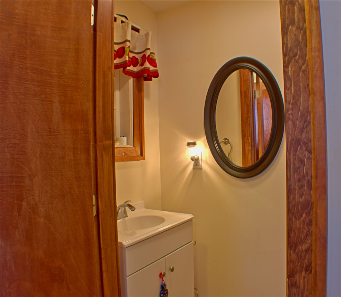 42 Chestnut Street Rochester, NH 03867 - Photo 11 of 22
