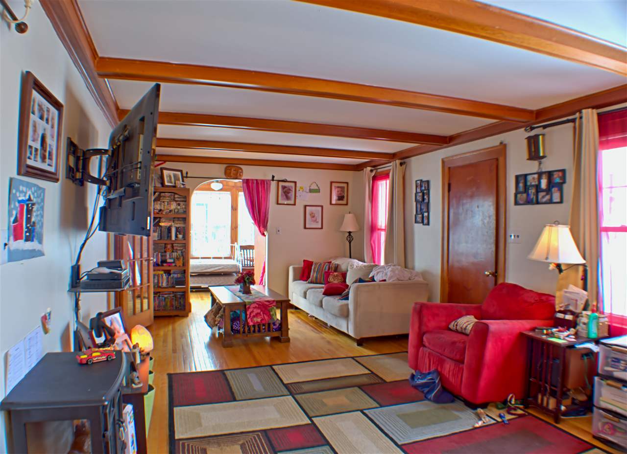 42 Chestnut Street Rochester, NH 03867 - Photo 3 of 22