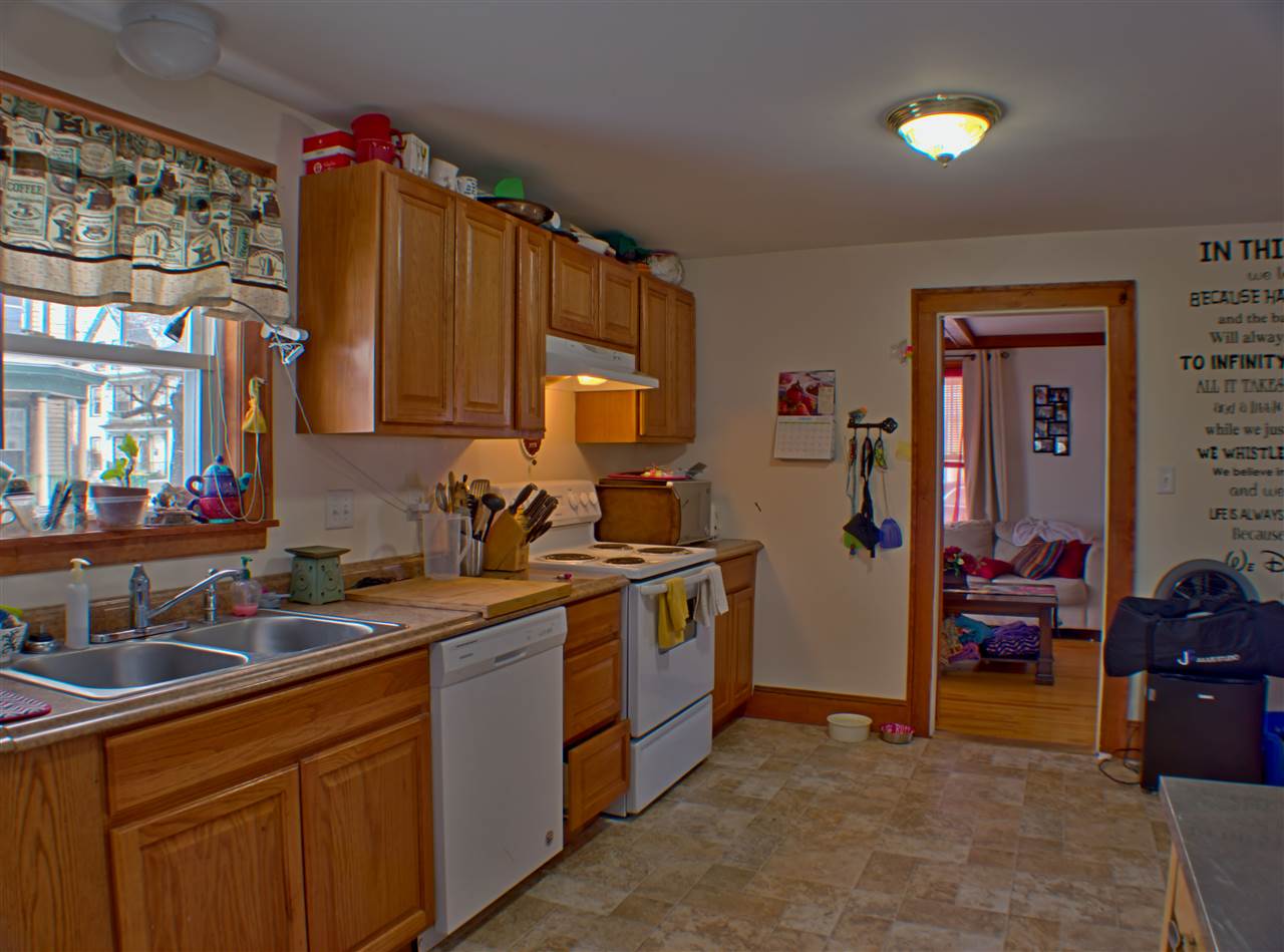 42 Chestnut Street Rochester, NH 03867 - Photo 7 of 22