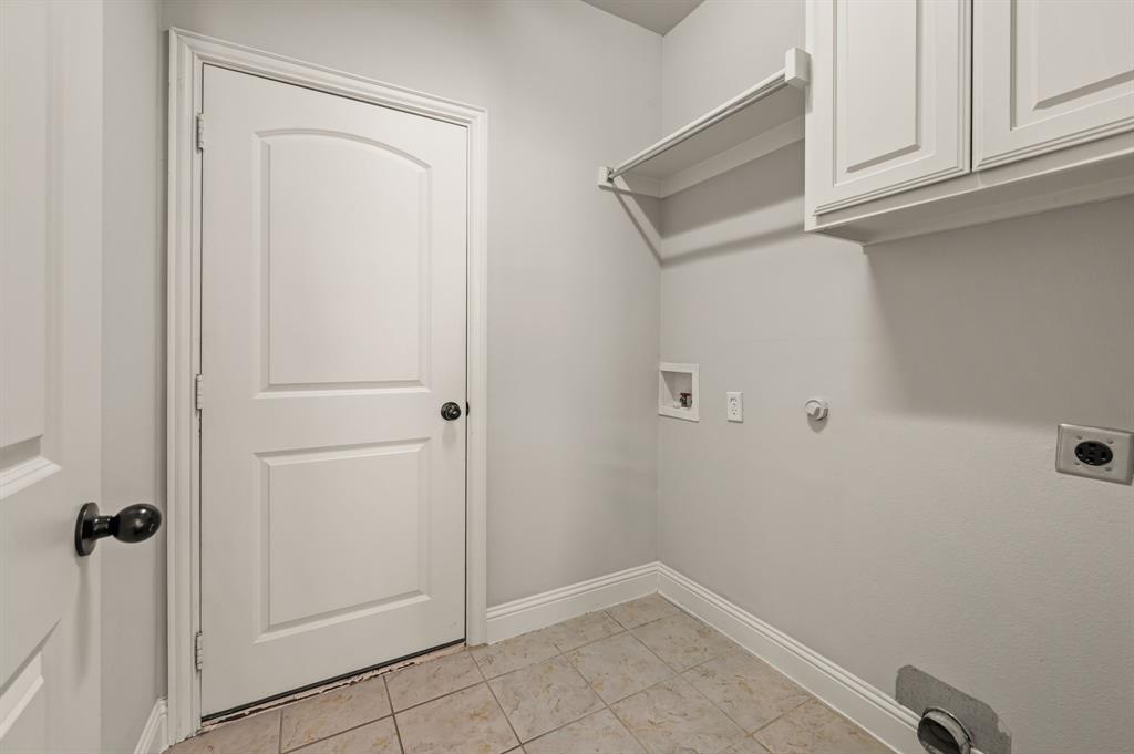 250 Churchill Loop Grapevine, TX 76051 - Photo 17 of 38