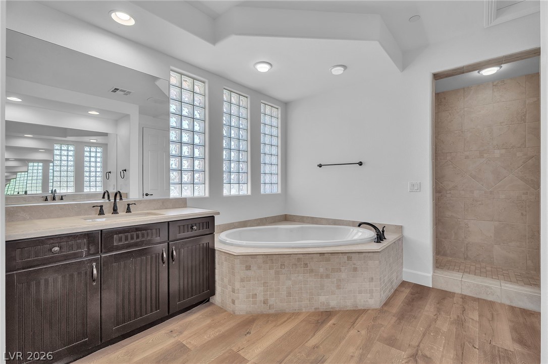 11280 Granite Ridge Drive, Unit 1037 Las Vegas, NV 89135 - Photo 27 of 51 Master bath, jacuzzi tub