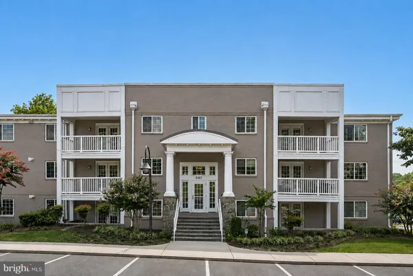 $499,900 | 4167 South Four Mile Run Drive, Unit 301, Arlington, VA 22204