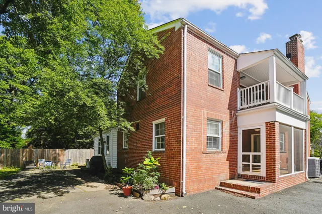 $1,475 | 904 North Ivy Street, Unit 3, Arlington, VA 22201