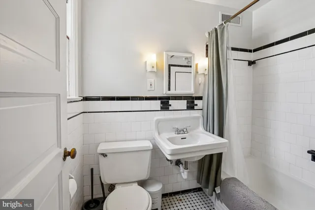 $1,475 | 904 North Ivy Street, Unit 3, Arlington, VA 22201