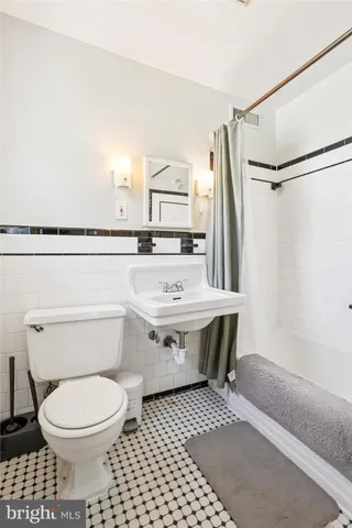 $1,475 | 904 North Ivy Street, Unit 3, Arlington, VA 22201