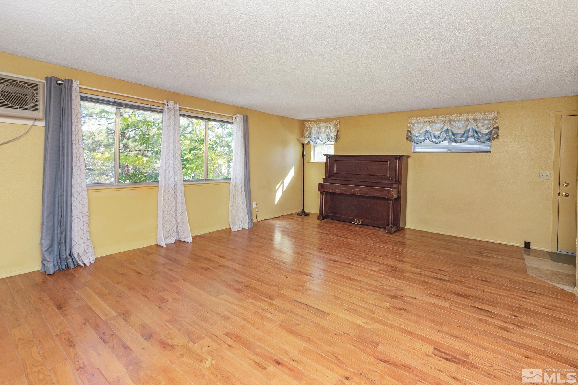 1090 Tudor Court Reno, NV 89503 - Photo 5 of 34 Photo 5