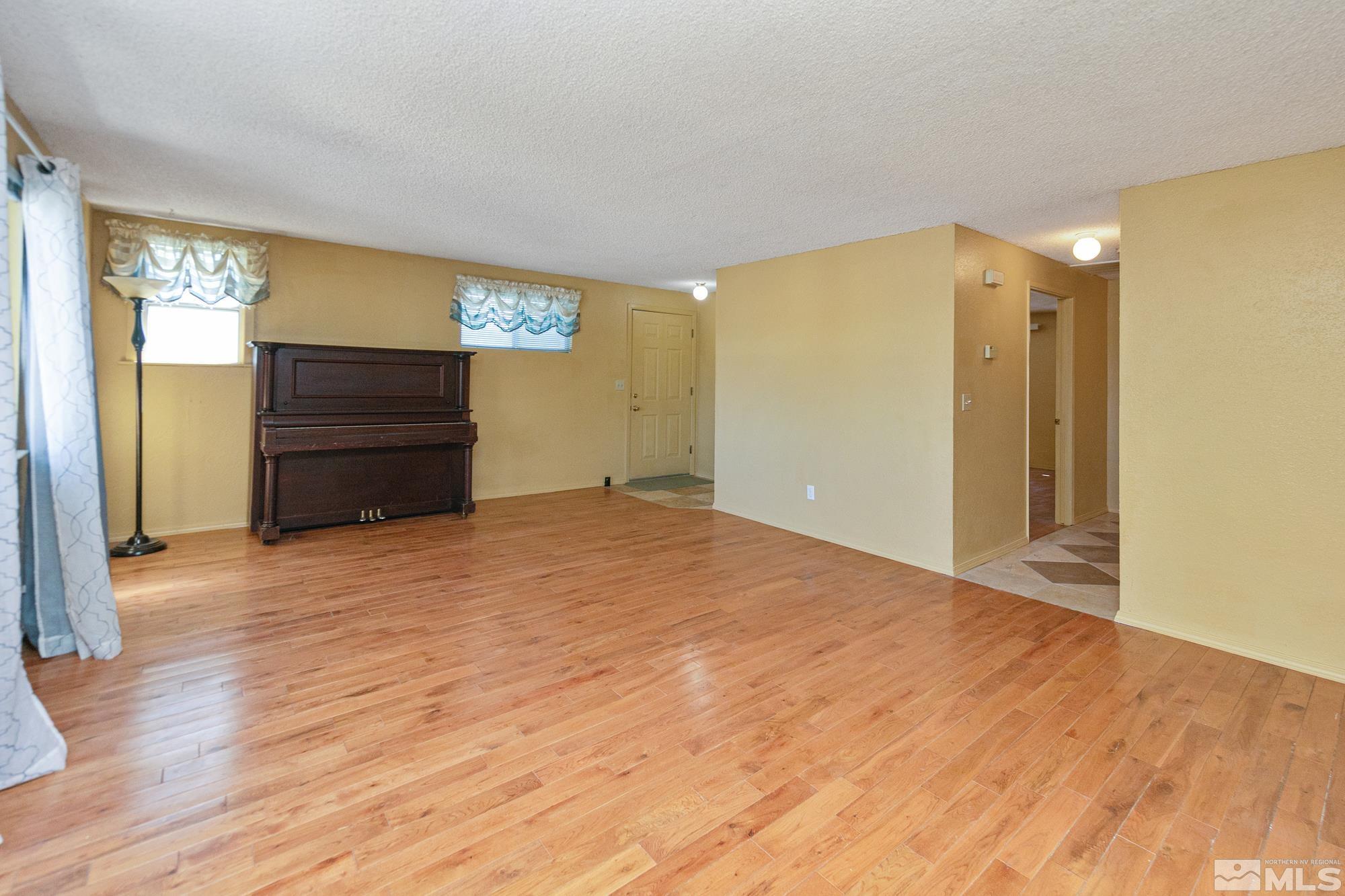 1090 Tudor Court Reno, NV 89503 - Photo 6 of 34 Photo 6
