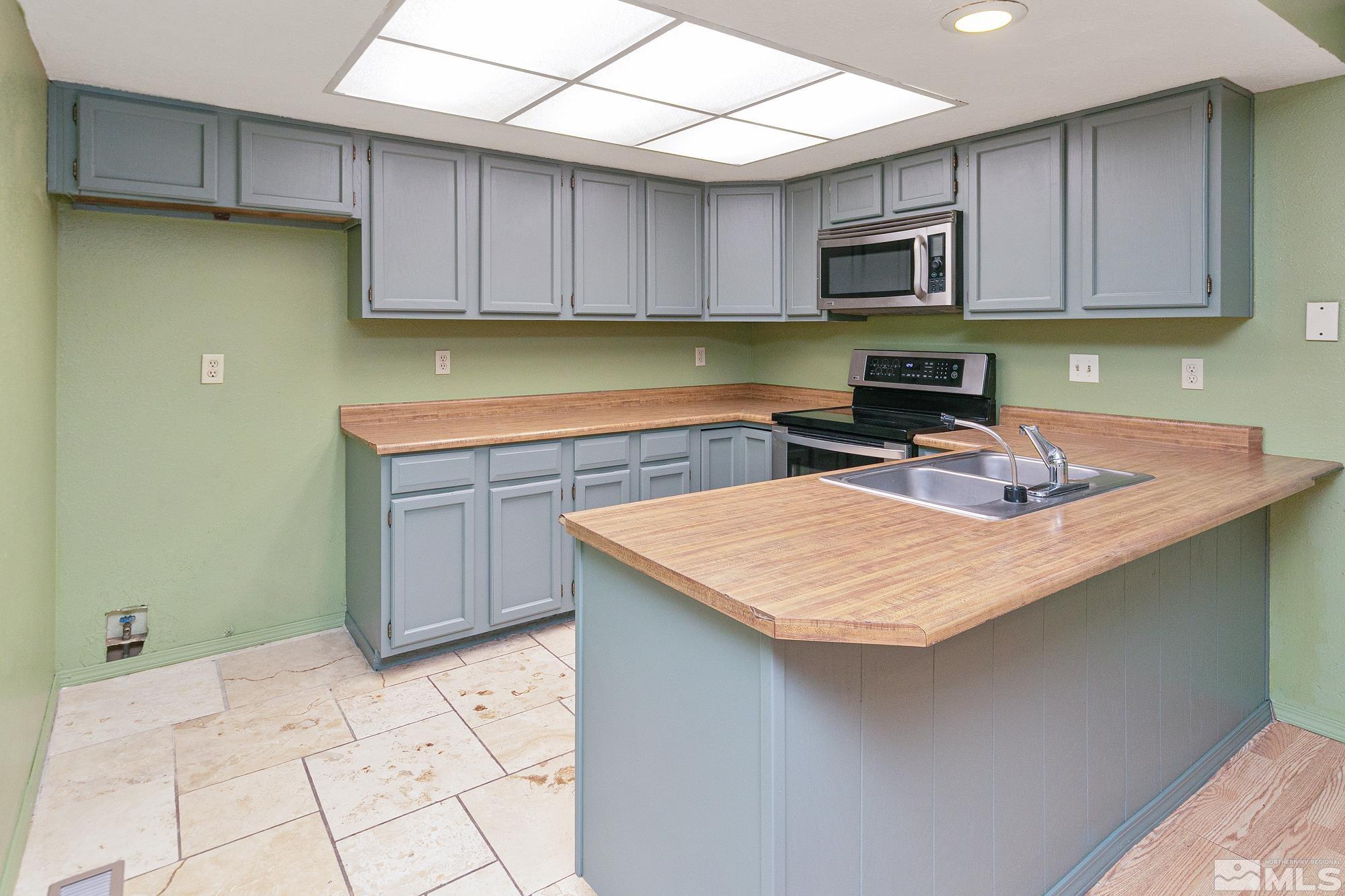 1090 Tudor Court Reno, NV 89503 - Photo 9 of 34 Photo 9