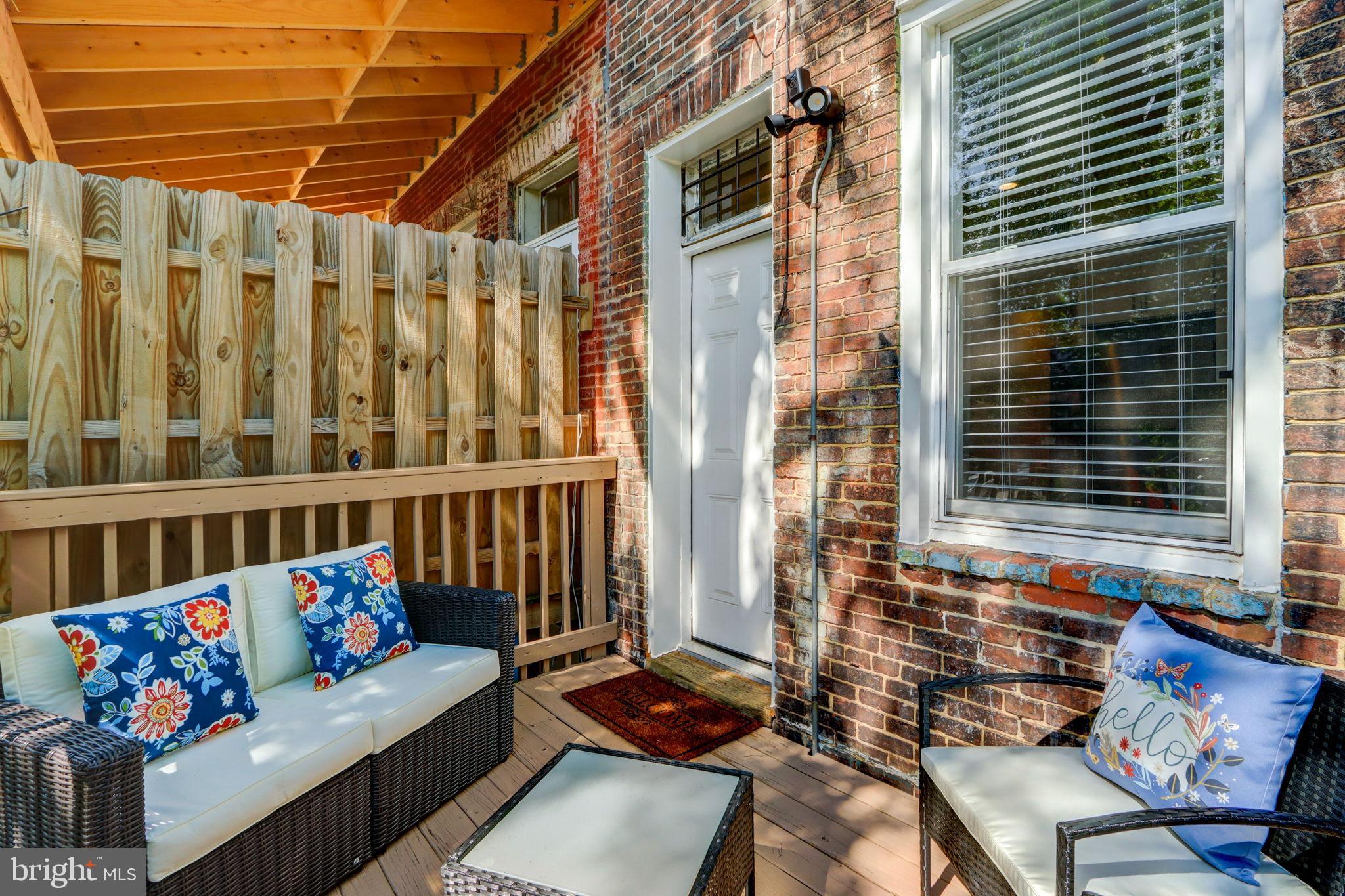 1628 North Calvert Street Baltimore, MD 21202 - Photo 21 of 50 a view of a couch in the porch