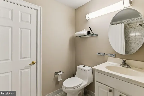 $215,000 | 1500 Chestnut Street, Unit 8I, Philadelphia, PA 19102
