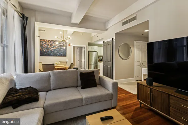 $215,000 | 1500 Chestnut Street, Unit 8I, Philadelphia, PA 19102
