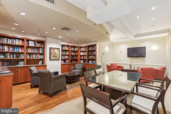$215,000 | 1500 Chestnut Street, Unit 8I, Philadelphia, PA 19102