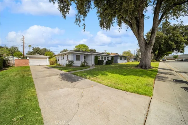 $2,900 | 3453 Sunnyside Drive, Riverside, CA 92506