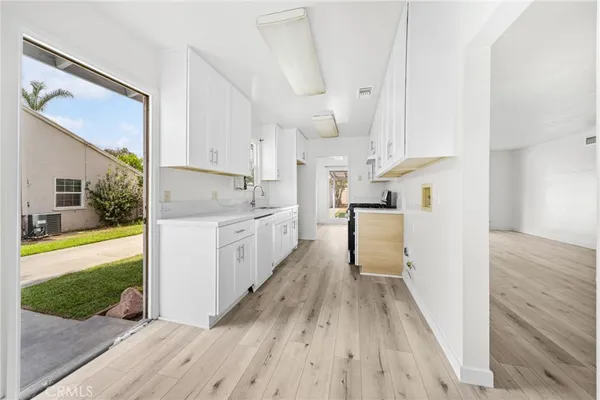 $2,900 | 3453 Sunnyside Drive, Riverside, CA 92506