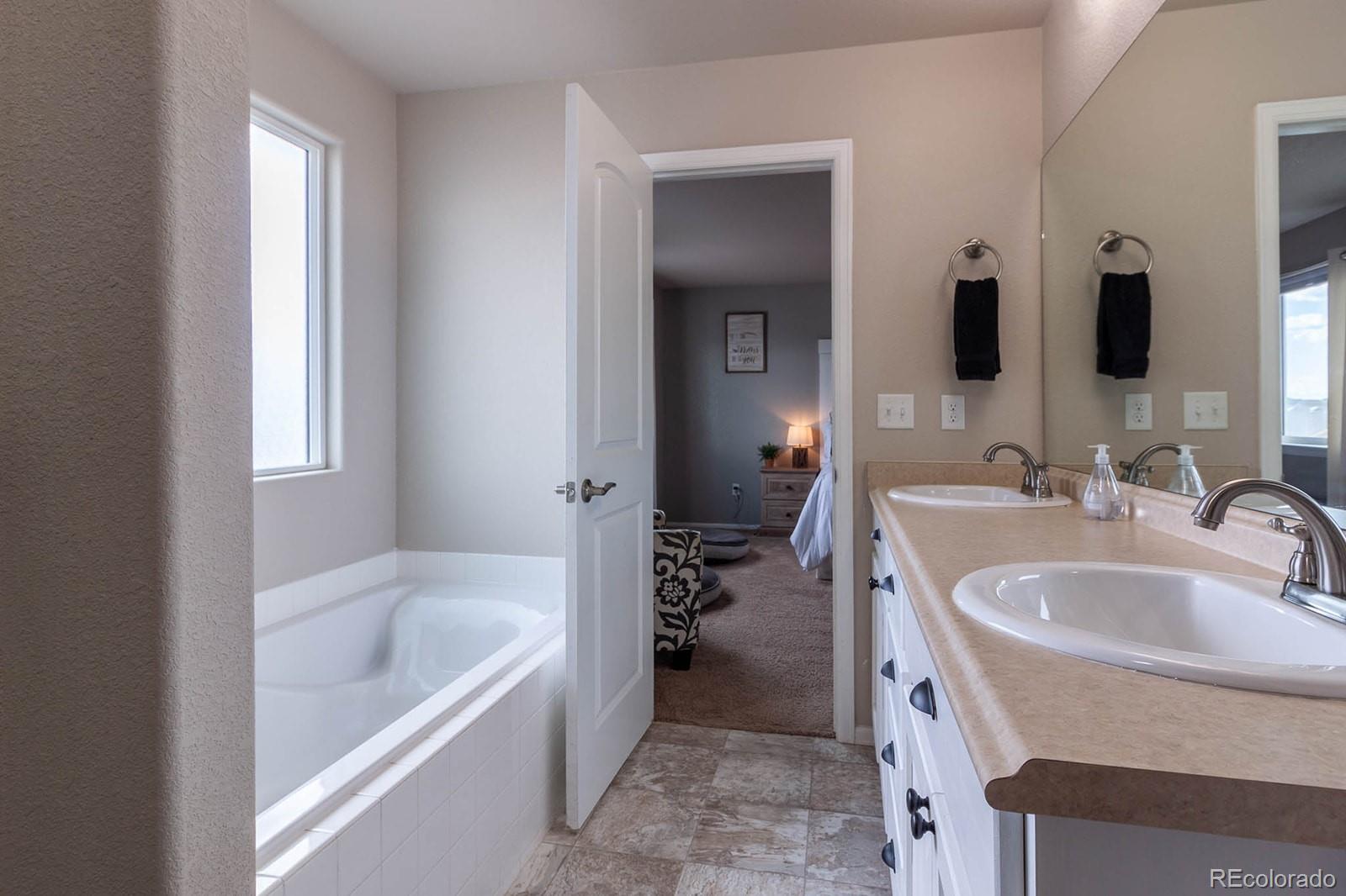 8706 13th Street Greeley, CO 80634 - Photo 10 of 33 Gallery Image 10