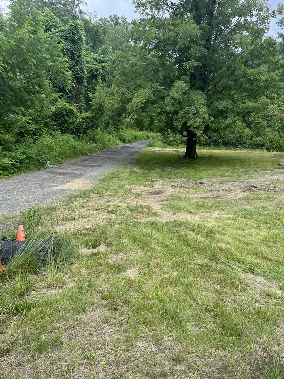 23 Robbins Road Greenfield, MA 01301 - Photo 2 of 4