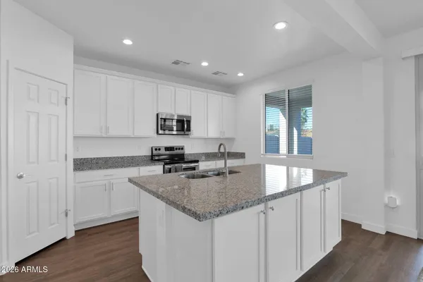 $470,000 | 5814 South Daisy Patch Place, Phoenix, AZ 85040