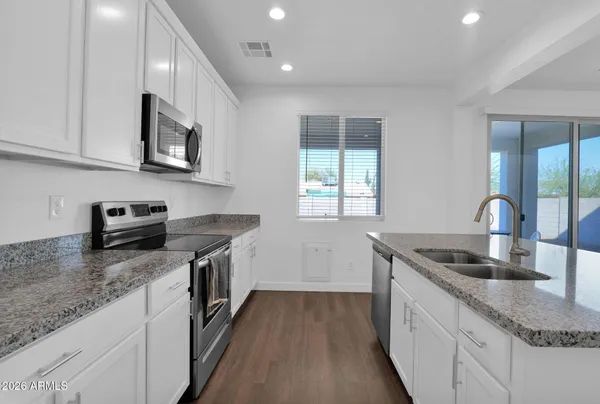 $470,000 | 5814 South Daisy Patch Place, Phoenix, AZ 85040