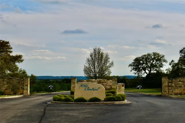 a view of a back yard of the house