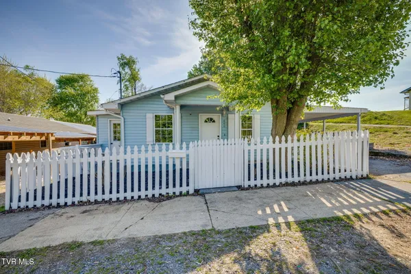 $219,000 | 600 North Roan Street, Elizabethton, TN 37643