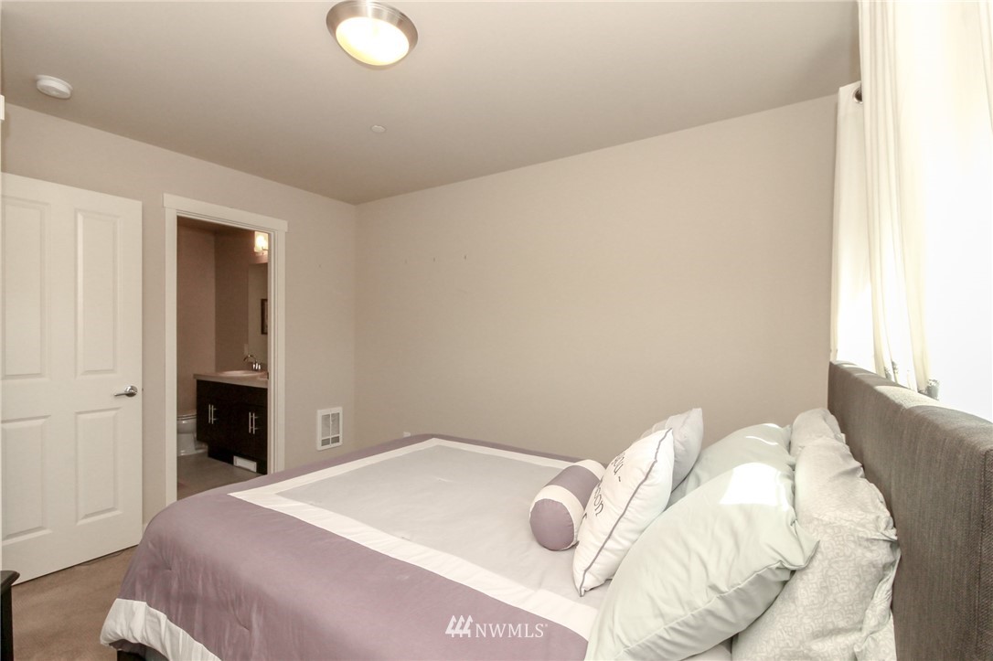 329 Anacortes Place Northeast Renton, WA 98059 - Photo 15 of 23 Gallery Image 15