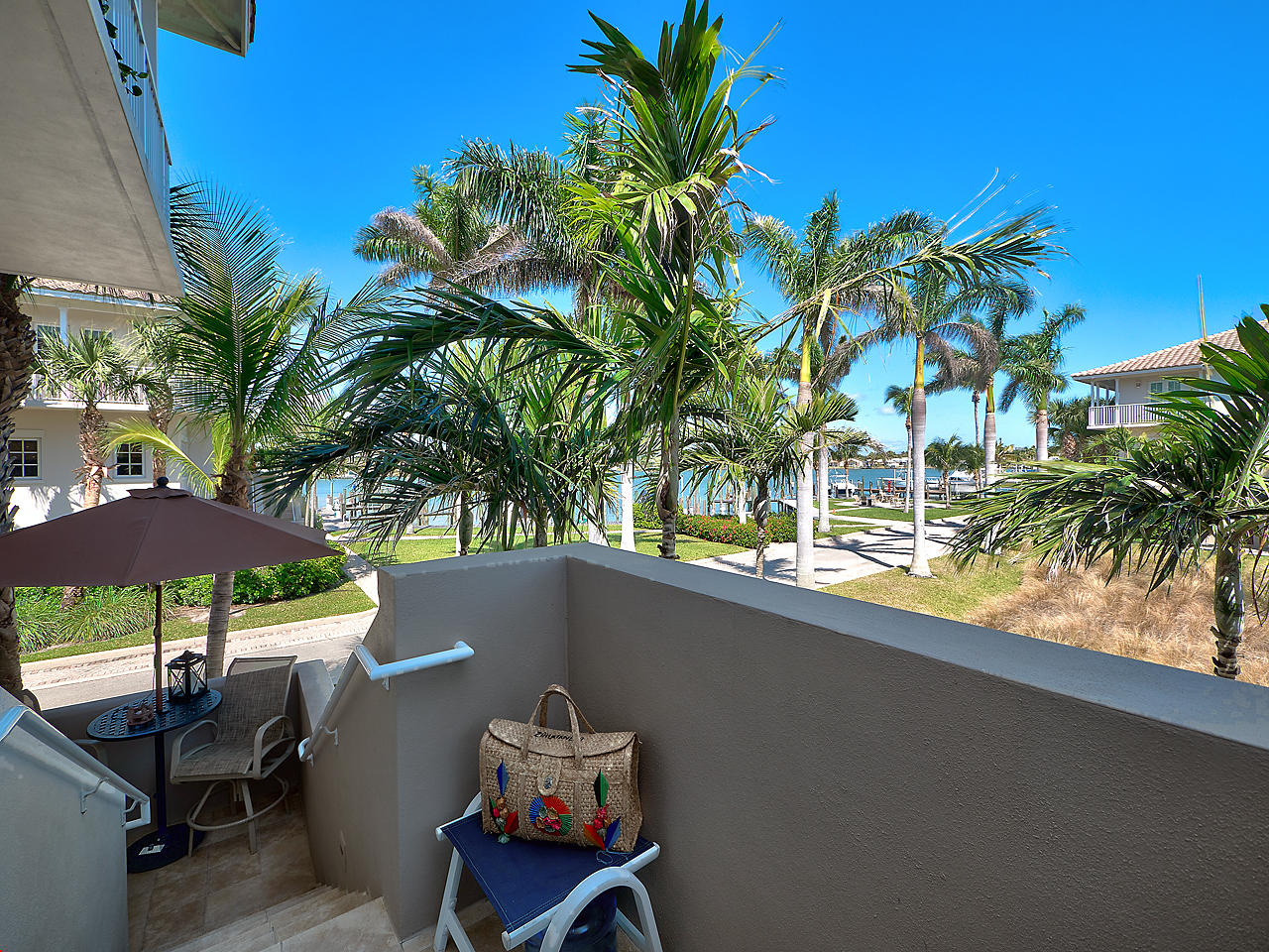 1570 Island Cove Road Fort Pierce, FL 34949 - Photo 25 of 34 Sitting Area