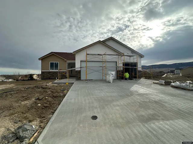$610,000 | 2185 Heathrow Avenue, Casper, WY 82609