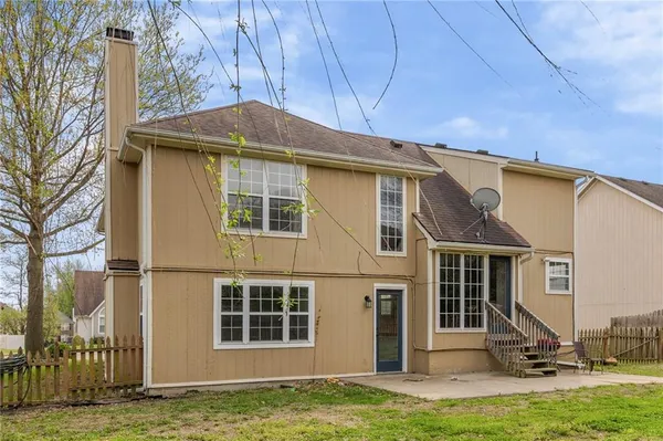 $307,500 | 1411 Kimberly Drive, Warrensburg, MO 64093