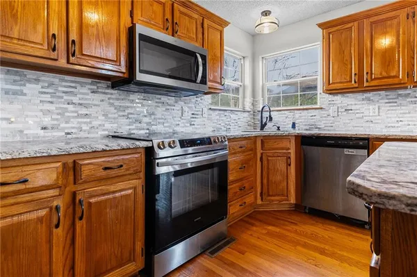$307,500 | 1411 Kimberly Drive, Warrensburg, MO 64093
