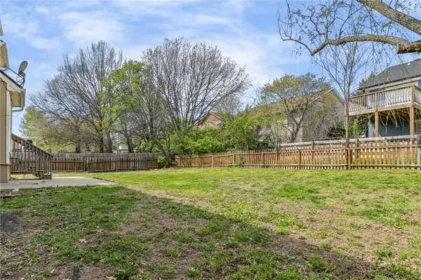 $307,500 | 1411 Kimberly Drive, Warrensburg, MO 64093
