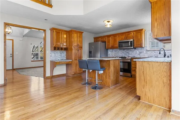 $307,500 | 1411 Kimberly Drive, Warrensburg, MO 64093