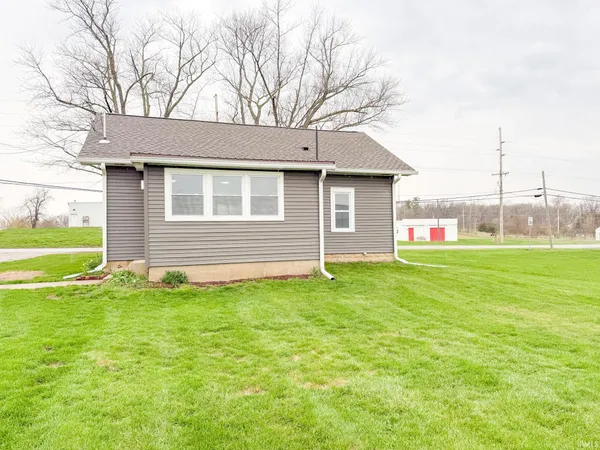 $185,500 | 7580 South St Road, Hudson, IN 46747