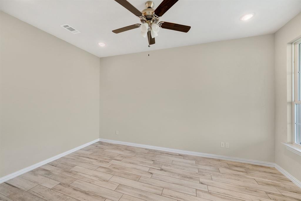 107 Red Clf Court Rhome, TX 76078 - Photo 9 of 34 Gallery Image 9