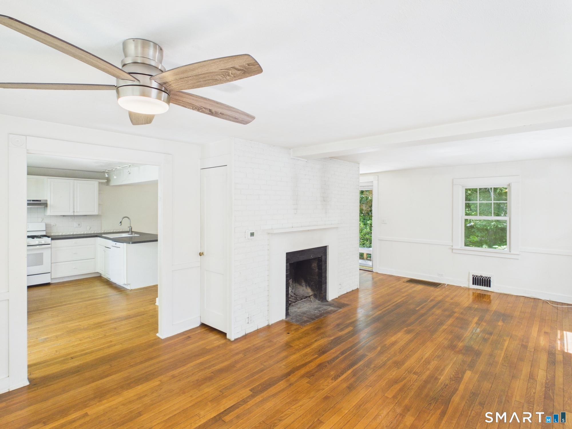 32 Liberty Street Madison, CT 06443 - Photo 13 of 30