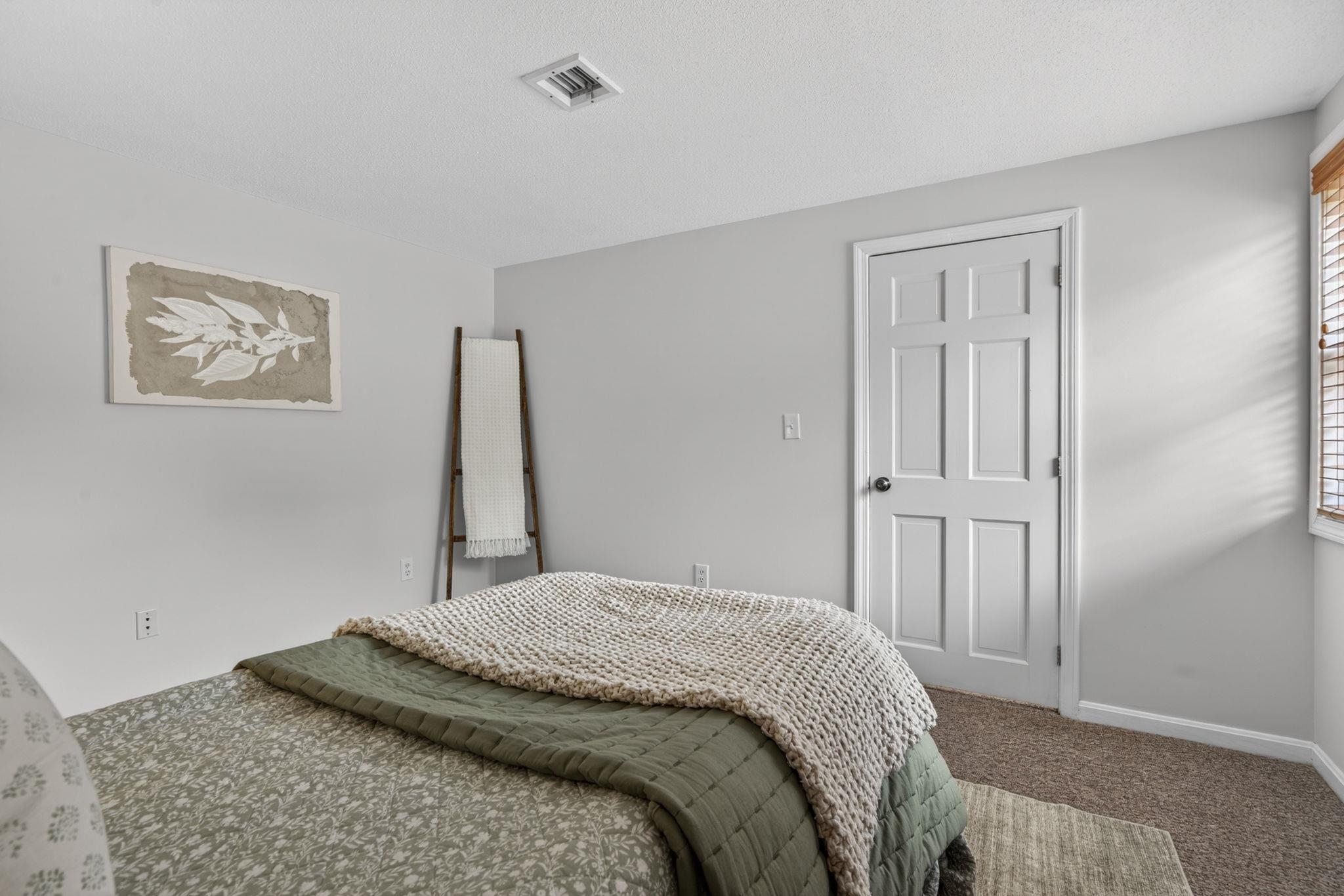 37 Stacey Circle Windham, NH 03087 - Photo 20 of 41