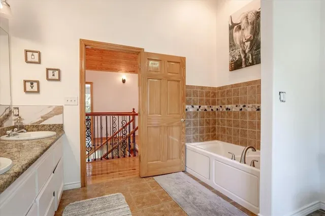 $1,400,000 | 1320 County Road 1450, Bonham, TX 75418