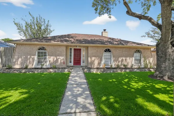 $1,900 | 13714 Bonaventure Drive, Houston, TX 77065