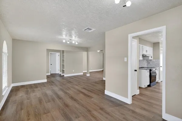 $1,900 | 13714 Bonaventure Drive, Houston, TX 77065