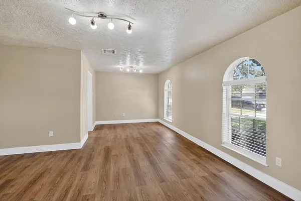 $1,900 | 13714 Bonaventure Drive, Houston, TX 77065