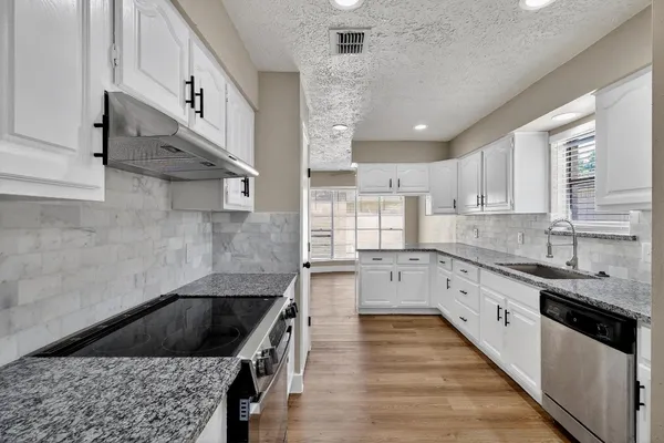 $1,900 | 13714 Bonaventure Drive, Houston, TX 77065