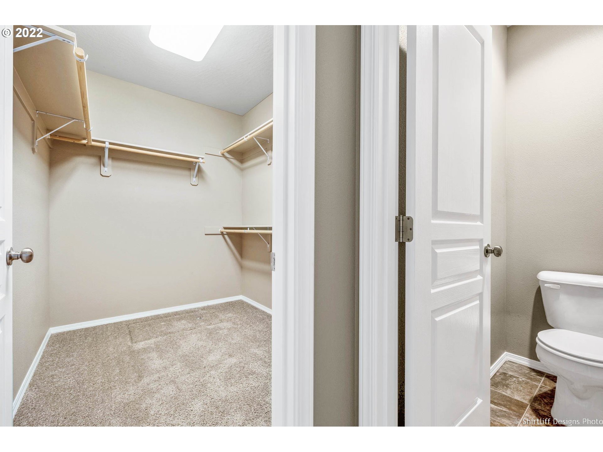 25095 Sun Ridge Way Veneta, OR 97487 - Photo 13 of 27 Owner's Suite Bedroom