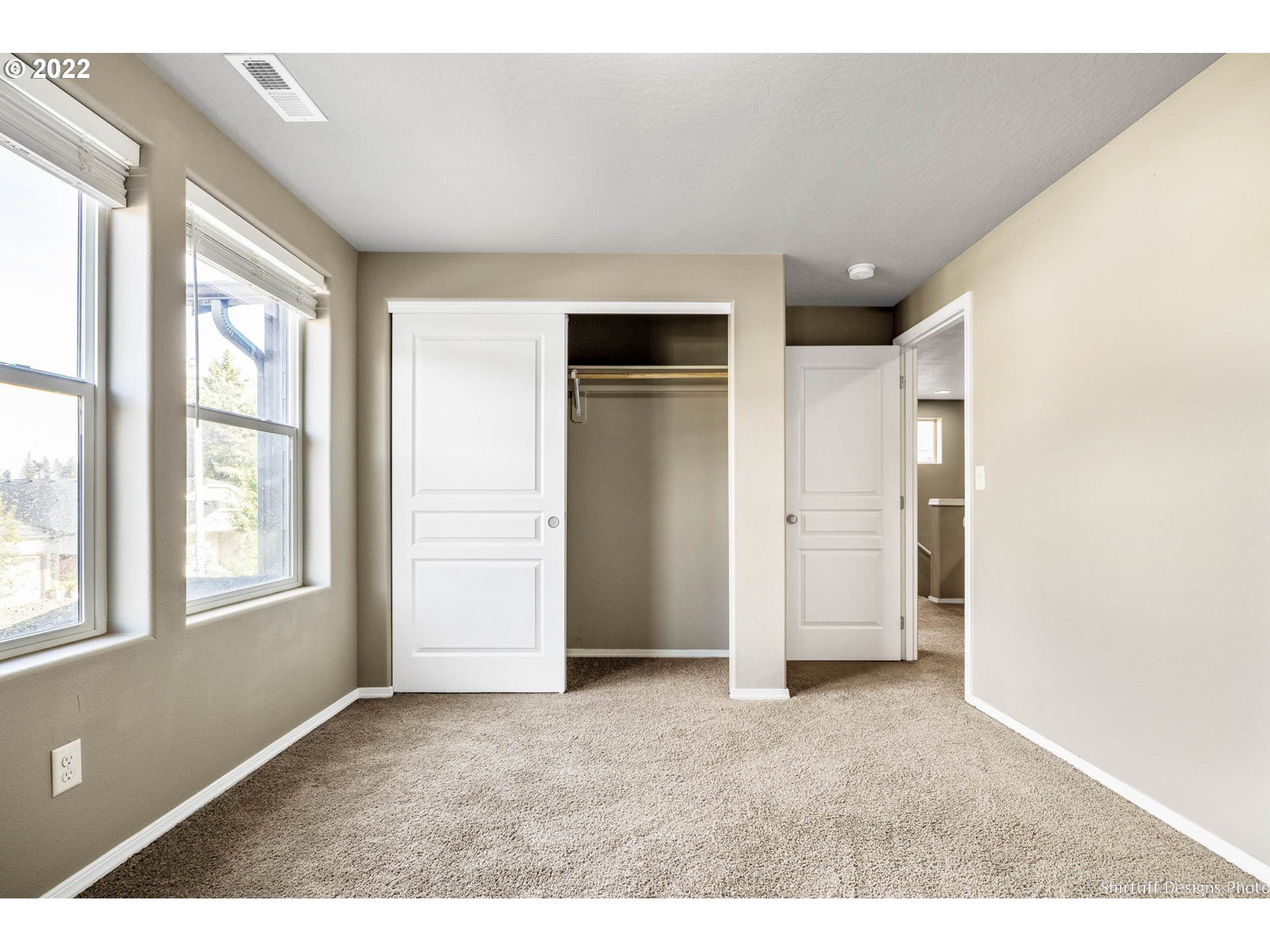 25095 Sun Ridge Way Veneta, OR 97487 - Photo 17 of 27 Bedroom
